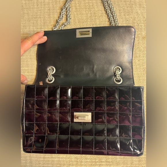 Chanel
Patent Chocolate Bar Mademoiselle Flap - Picture 3 of 13